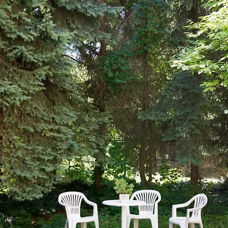Apartament Oficerski, Al.beliny-prazmowskiego 44 *