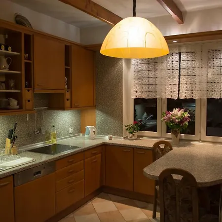 Apartament Oficerski, Al.beliny-prazmowskiego 44 Краков